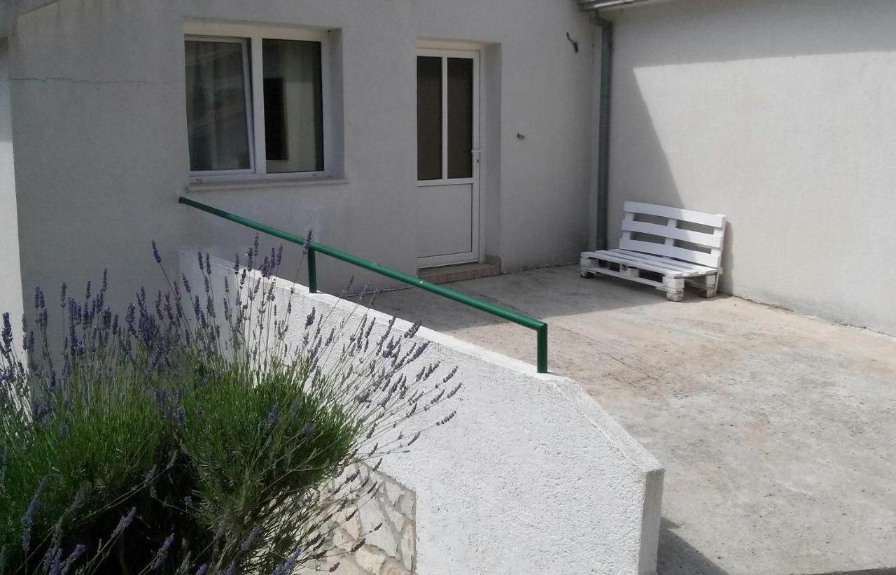 Apartments And Rooms With Parking Space Zavala, Hvar - 128 Jelsa  Exterior photo
