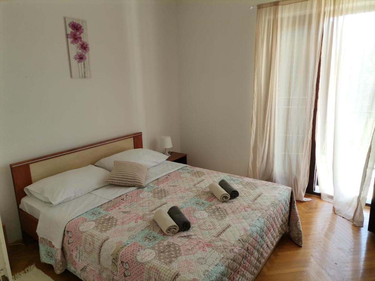 Apartments And Rooms With Parking Space Zavala, Hvar - 128 Jelsa  Exterior photo